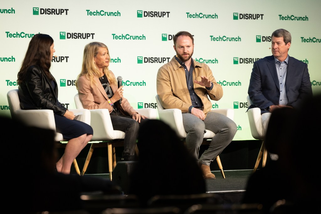AI ที่ขอบ: สตาร์ทอัพขับเคลื่อนอนาคตของอวกาศใน TechCrunch Disrupt 2025