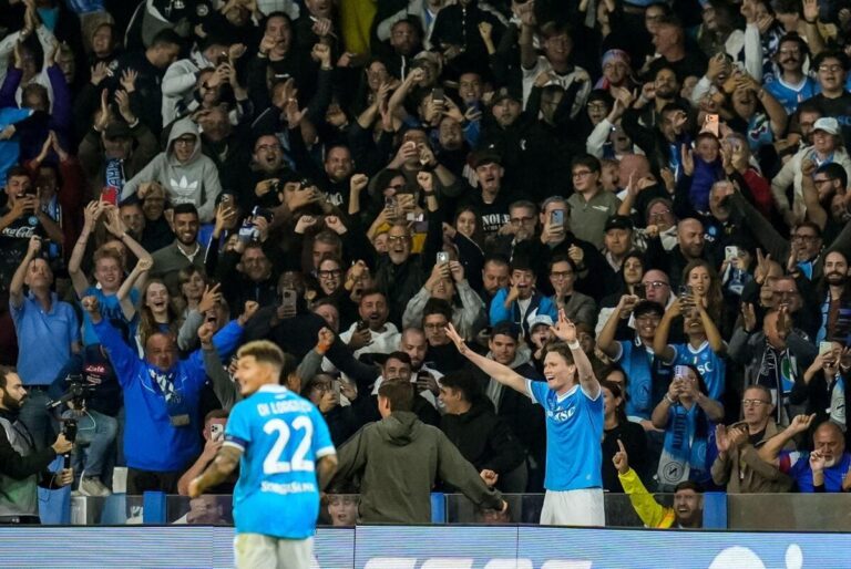 นาโปลี ขึ้นนำจ่าฝูงเซเรีย อา, เปแอสเช และ บาเยิร์น เมินขยับสถานการณ์