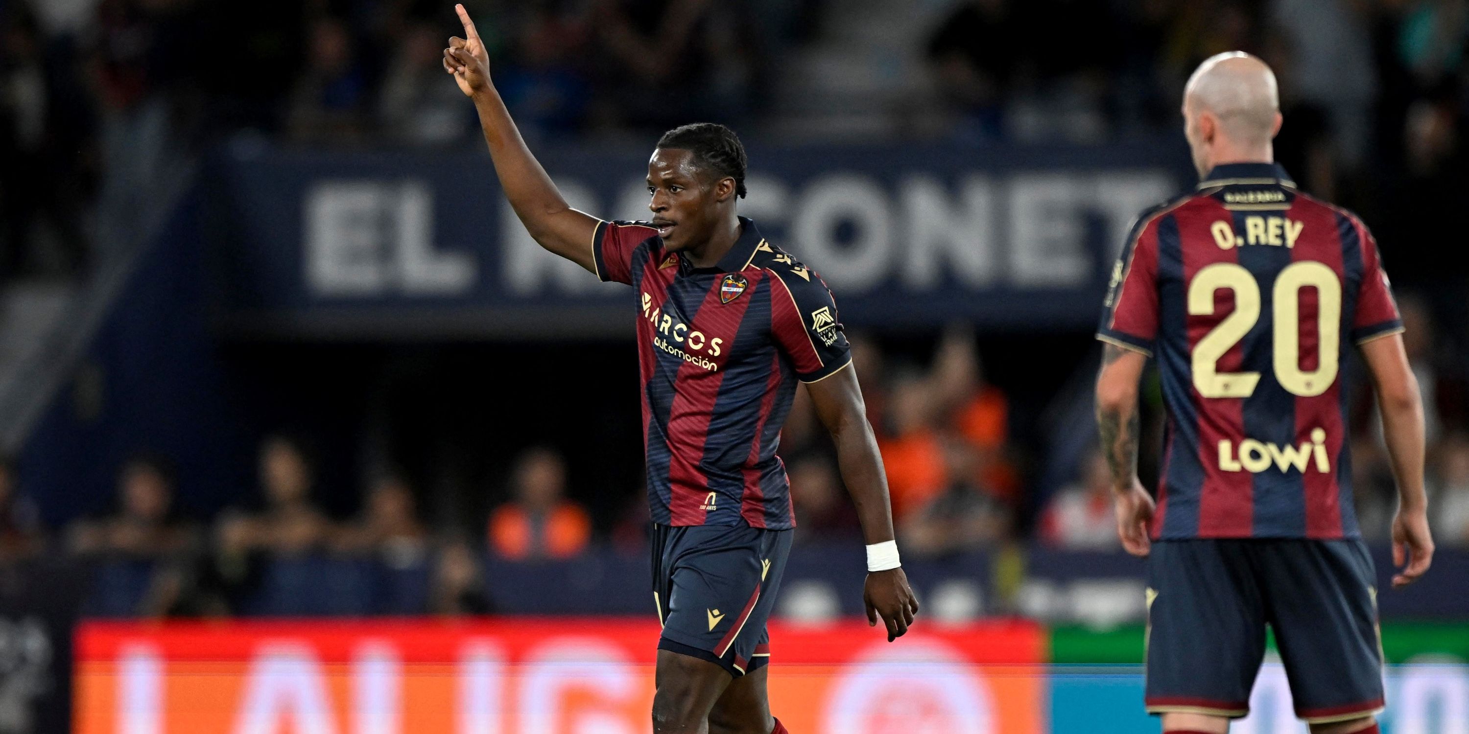 ข่าวการย้ายตัวของคาร์ล เอ็ตต้า เอียง – เชลซีได้เปรียบในตลาดนักเตะ