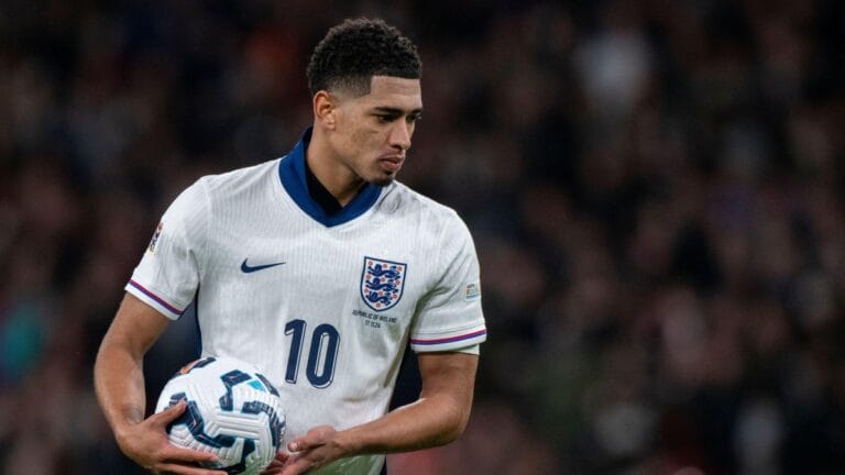 เสื้อหมายเลข 10 ของอังกฤษ: ความหวังใหม่ในมือของจู๊ด เบลลิงแฮม และมอร์แกน โรเจอร์ส