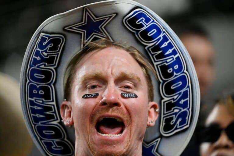 ดาวน์ของดัลลัส คาวบอยส์: คัมแบ็คสู่ฤดูกาลด้วยการชนะเรดเดอร์ส