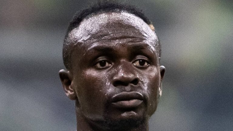 ซาดิโอ มาเน่ ปฏิเสธแมนเชสเตอร์ ยูไนเต็ด เพื่ออยู่กับลิเวอร์พูล