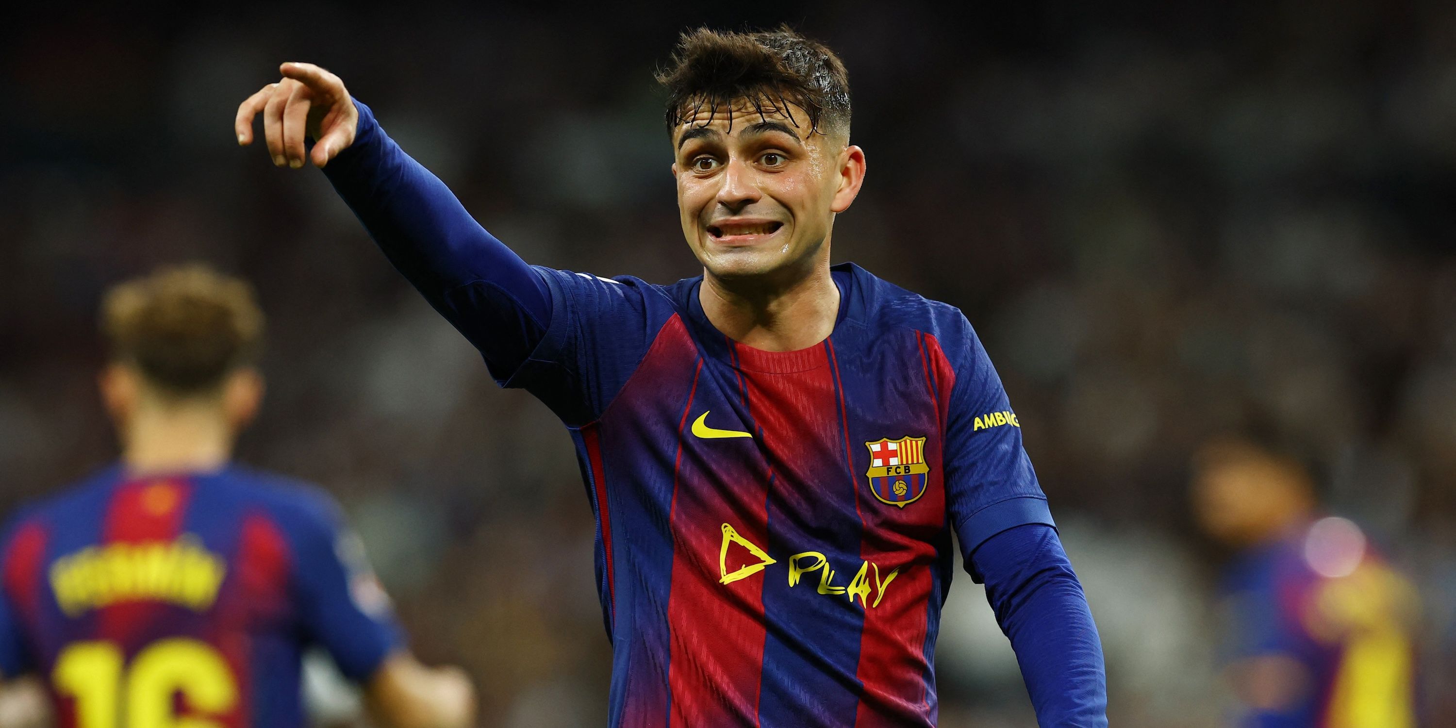 ฮันซี่ ฟลิค กับการตัดสินใจเกี่ยวกับการย้ายทีมของเปดรี: เชลซีและบาร์เซโลนา